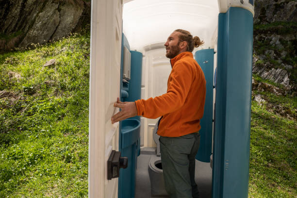 Porta potty delivery and setup in Smithville, OH